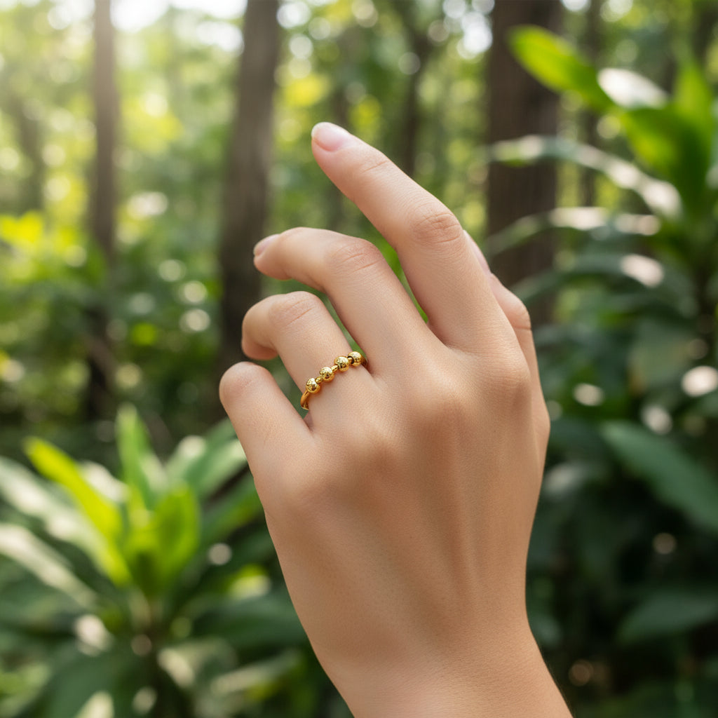 can you put this ring on a womens hand with the background being outside with grass and nature